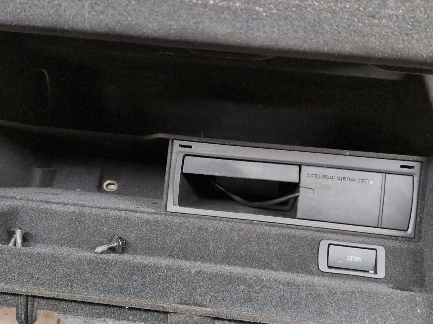 2008-2017 Audi S5 8T Dashboard Dash Board Panel Glove Box Assemly 8K1880302C