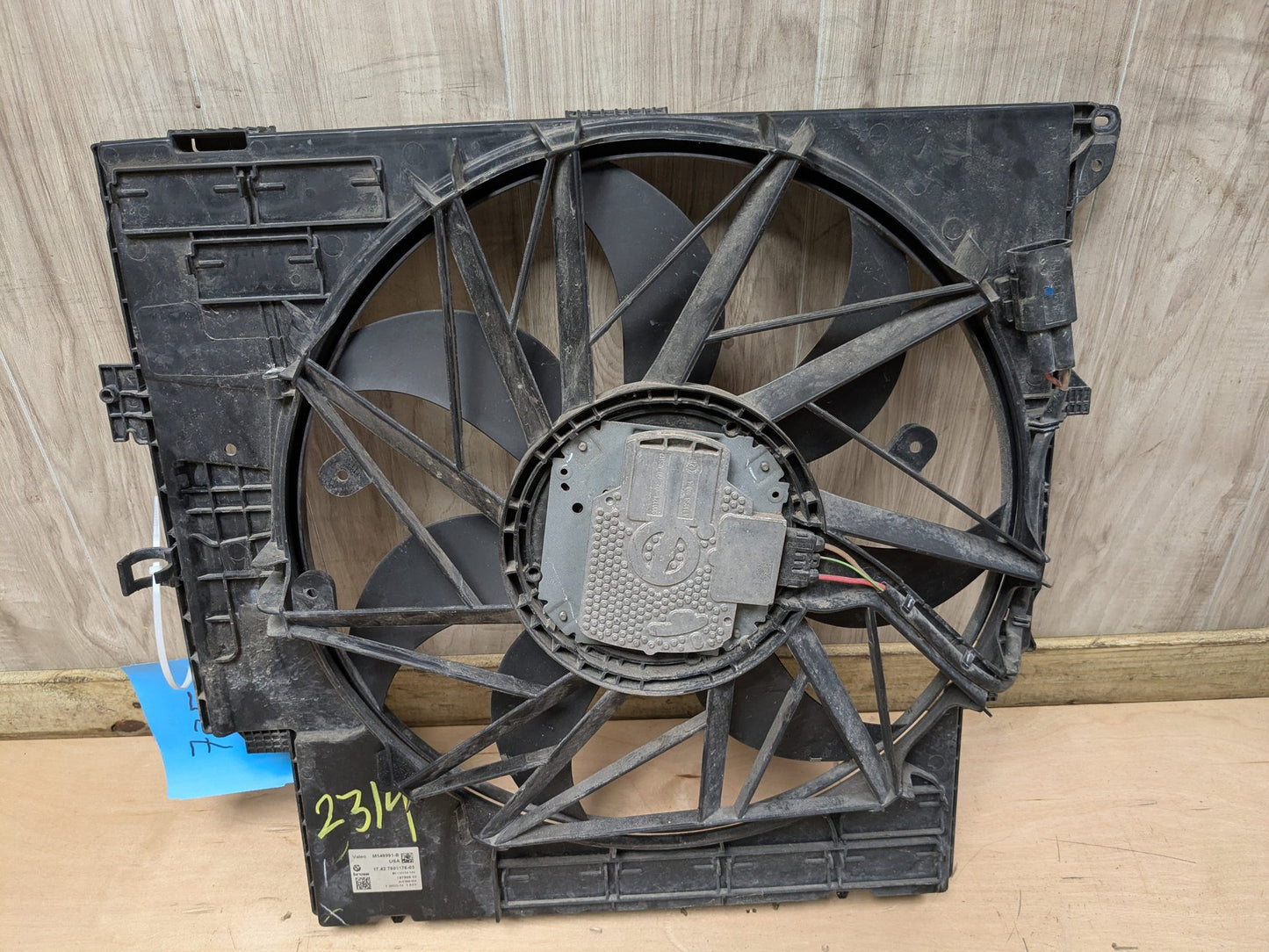 2015 BMW X3 F25 Radiator Fan Shroud Housing w/ Motor 7601176 N20B20O0