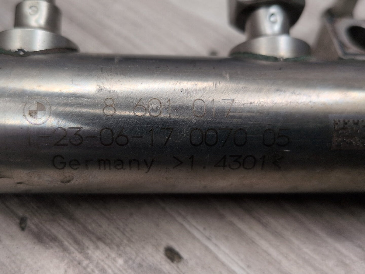 PRE-LCI OEM BMW G12 750 G30 M550 Engine N63R Right Fuel Injector Rail Lines 5-8