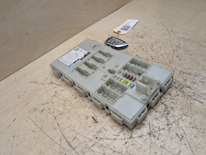2016-2019 BMW 740i G12 Bdc Body Domain Fem Control Module w/ Key 6830820 OEM
