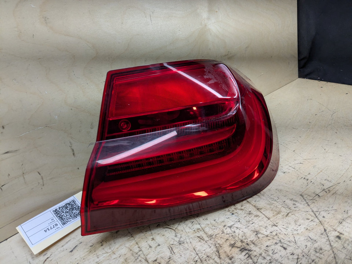 16-19 OEM BMW G11 G12 740 750 M760 B7 Rear Right Passenger Outer LED Tail Light
