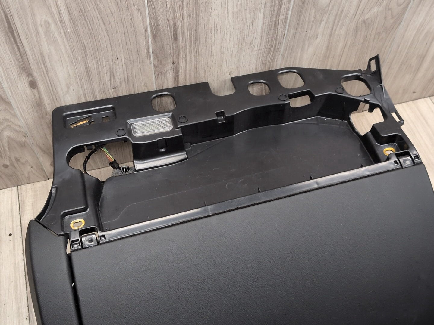 2008-2017 Audi S5 8T Dashboard Dash Board Panel Glove Box Assemly 8K1880302C