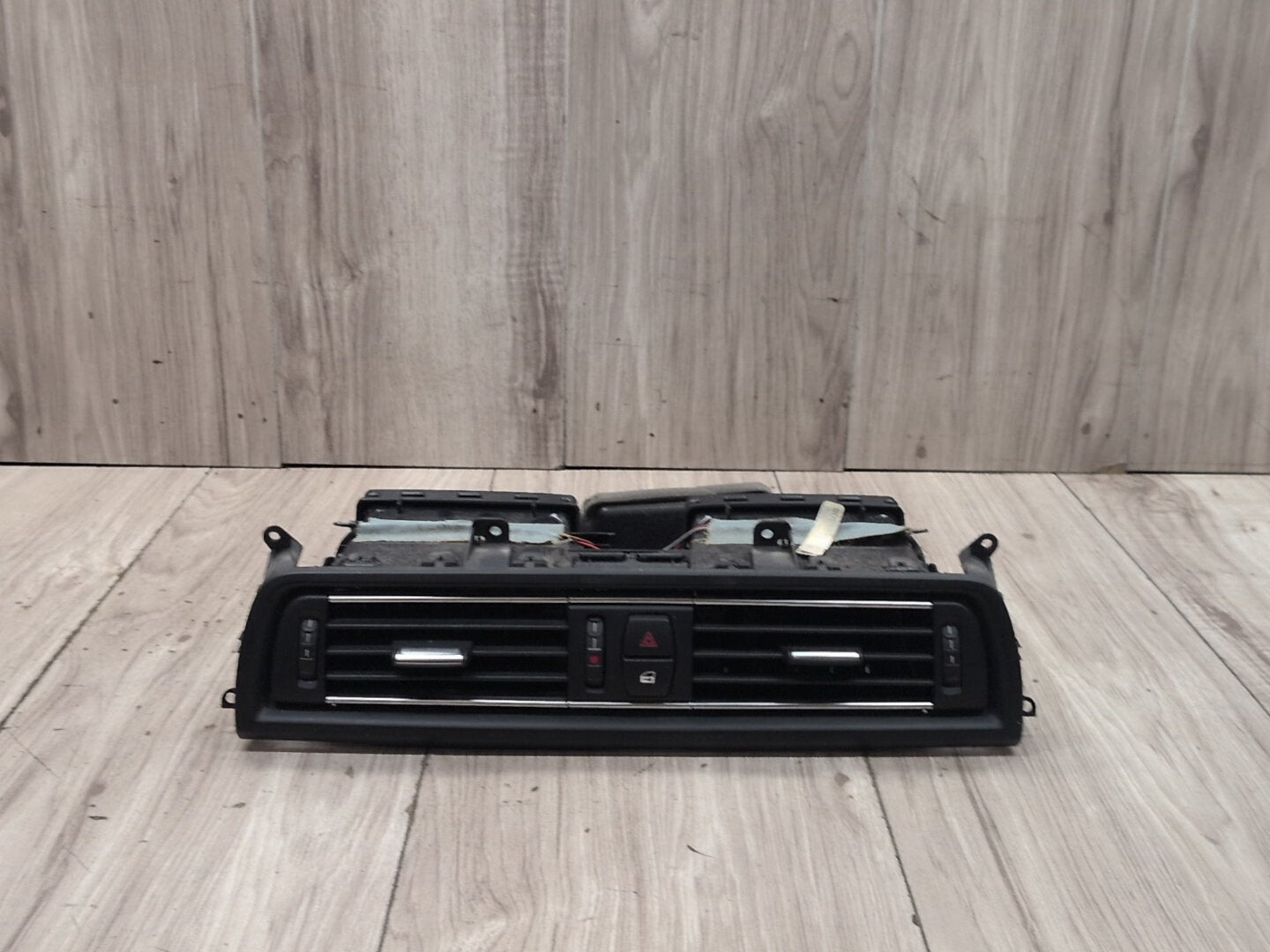 2012-2018 BMW M6 F06 Dashboard Dash Board Middle Center Air Vent 9197486