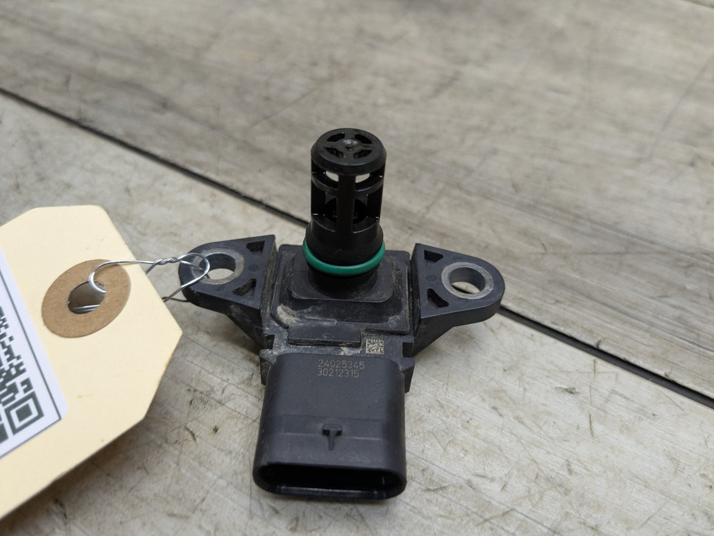 2016-2022 BMW 750Li G12 Manifold Absolute Pressure (MAP) Sensor 7599042