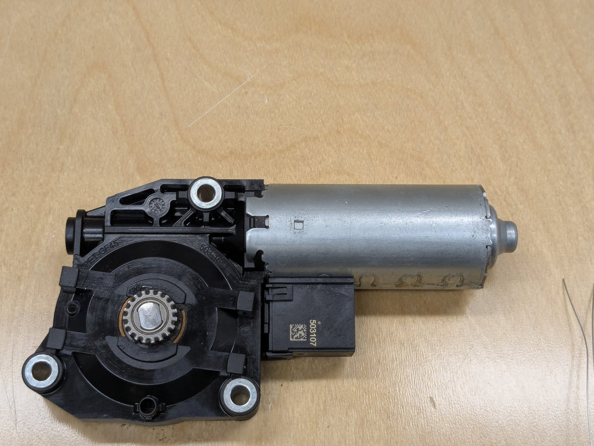 2022-2026 BMW 430i G26 Sunroof Sun Roof Glass Motor 7424804 OEM