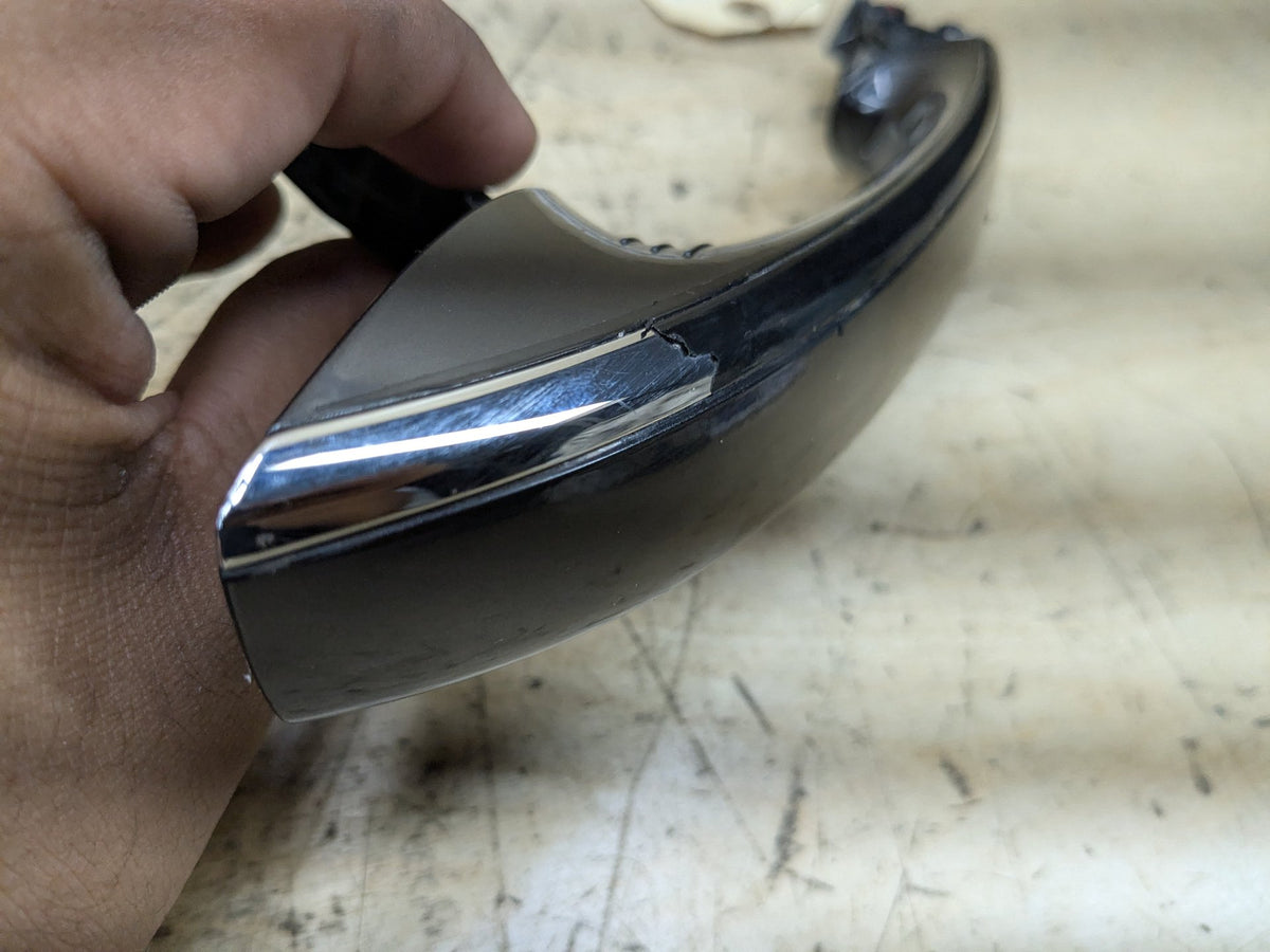 2016-2019 BMW 750i G12 Front or Rear Right Passenger Exterior Door Handle w/ Comfort Access 7411038 OEM