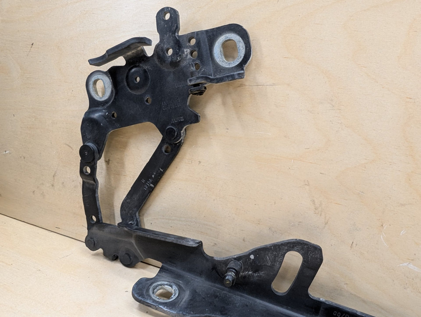 OEM BMW F22 F23 F30 F32 F33 F36 F80 F82 F83 F87 Left Right Side Hood Hinges PAIR