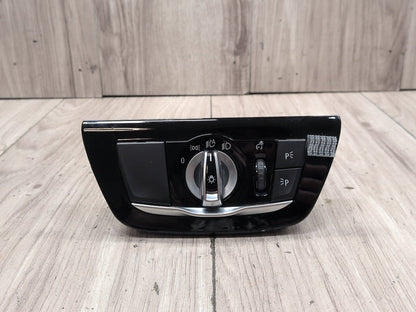 2017-2023 BMW M550i G30 Headlamp Switch 6841879 OEM