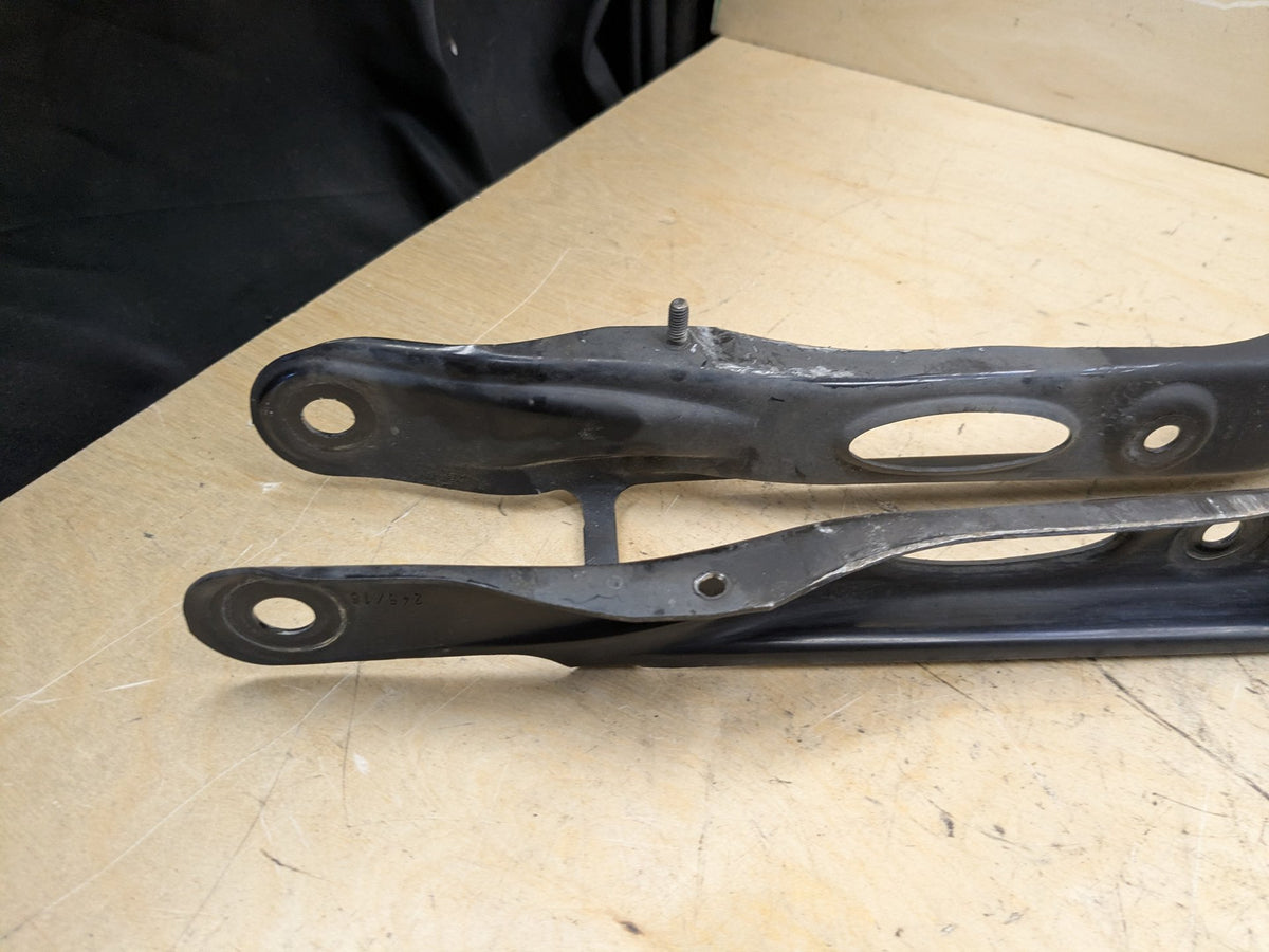 2016-2019 BMW 740i G12 Rear Right Passenger Control Arms SET 6861126
