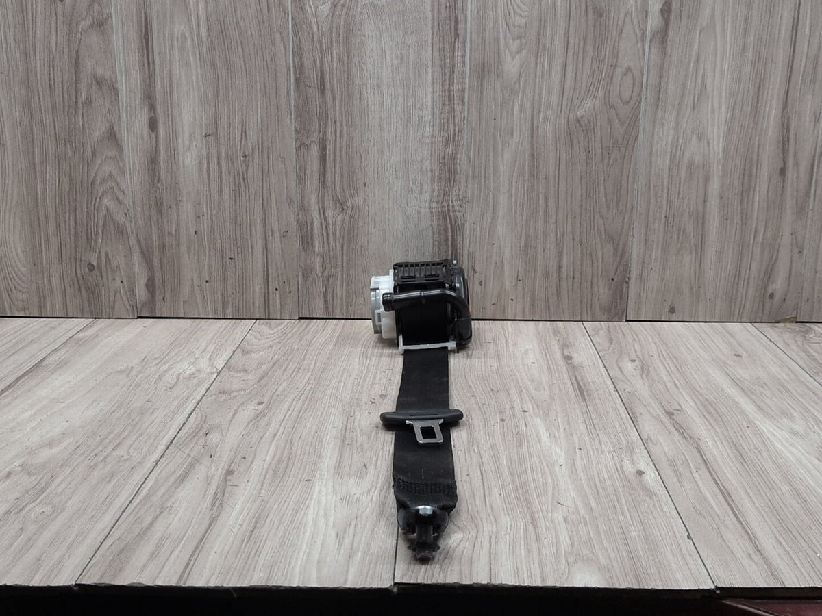 2015-2018 Audi Q3 8U Rear Left or Right Seatbelt Seat Belt Retractor 8U0857805A