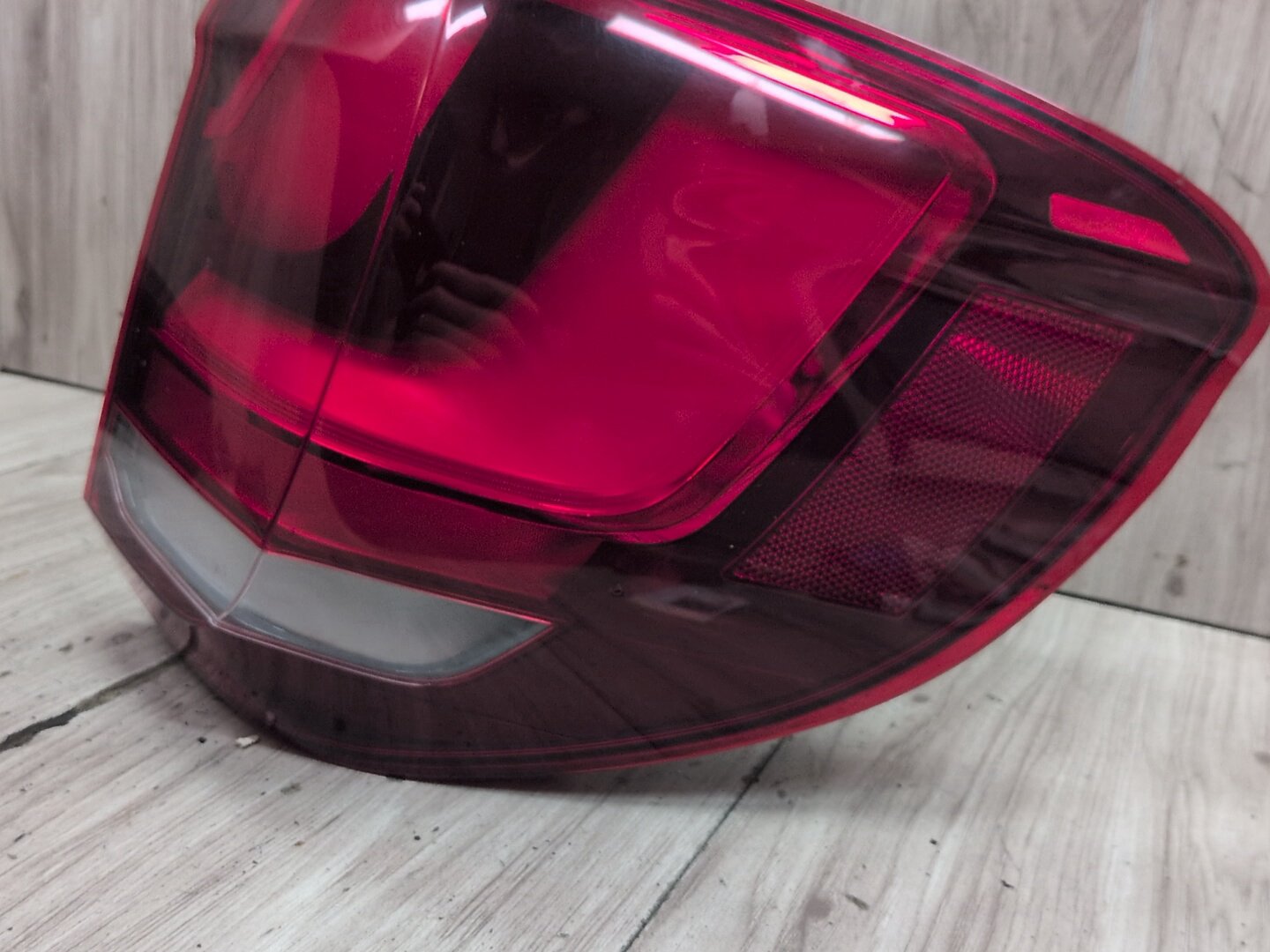 14-18 BMW OEM F15 F85 X5 X5M Rear Right Passenger Side Outer Stop Tail Light