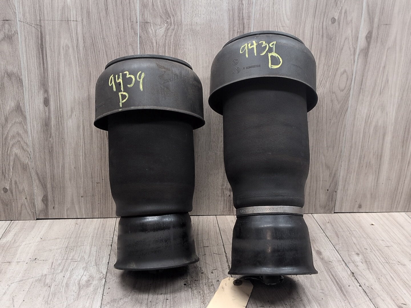 2014 - 2018 BMW X5 F85 Rear Left Right Air Suspension Pneumatic Air Bag Springs SET 7850225 S63B44T2