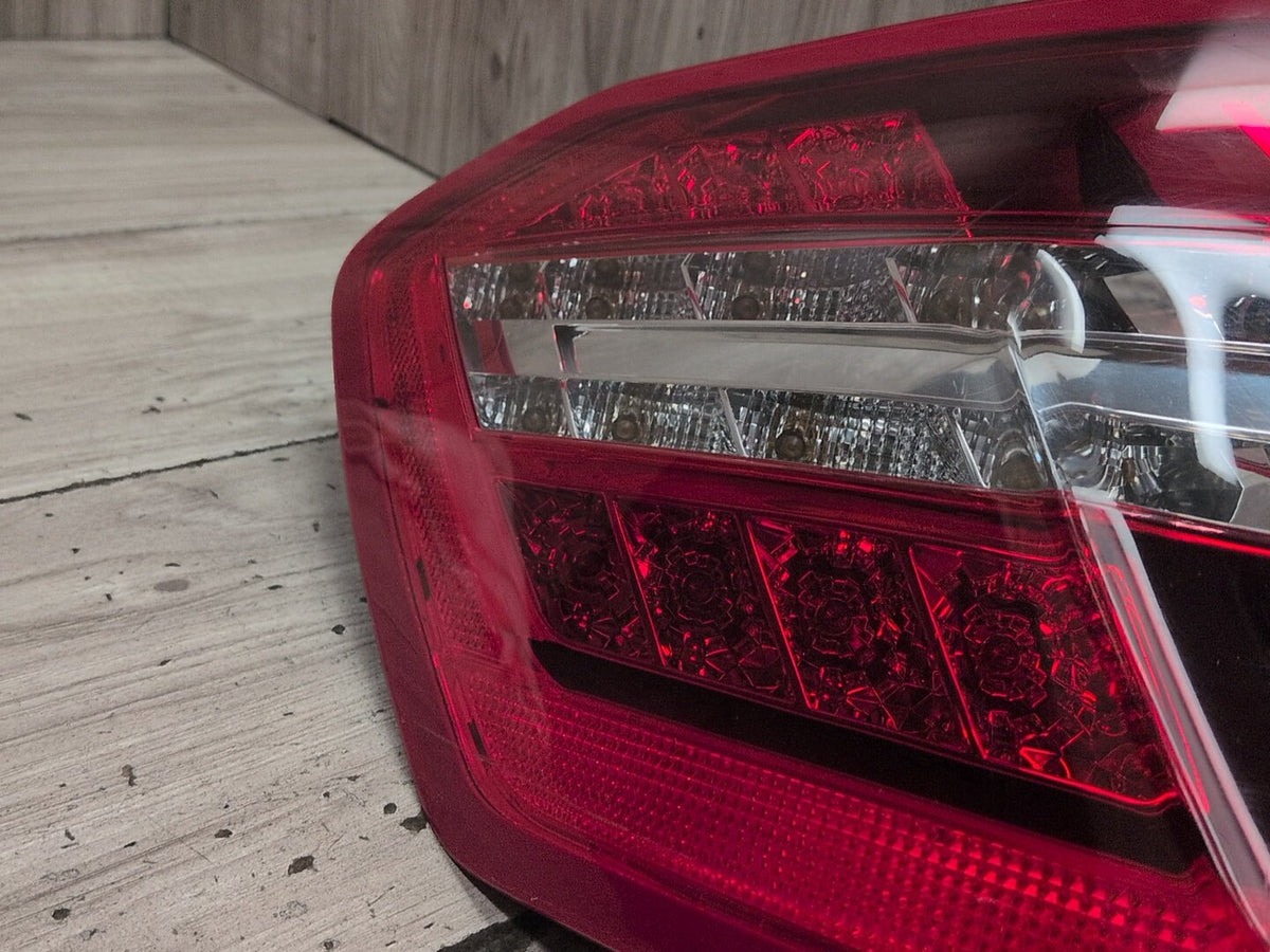 2009-2012 Mercedes-Benz E550 W212 Rear Left Driver Outer Tail Light A2129060758
