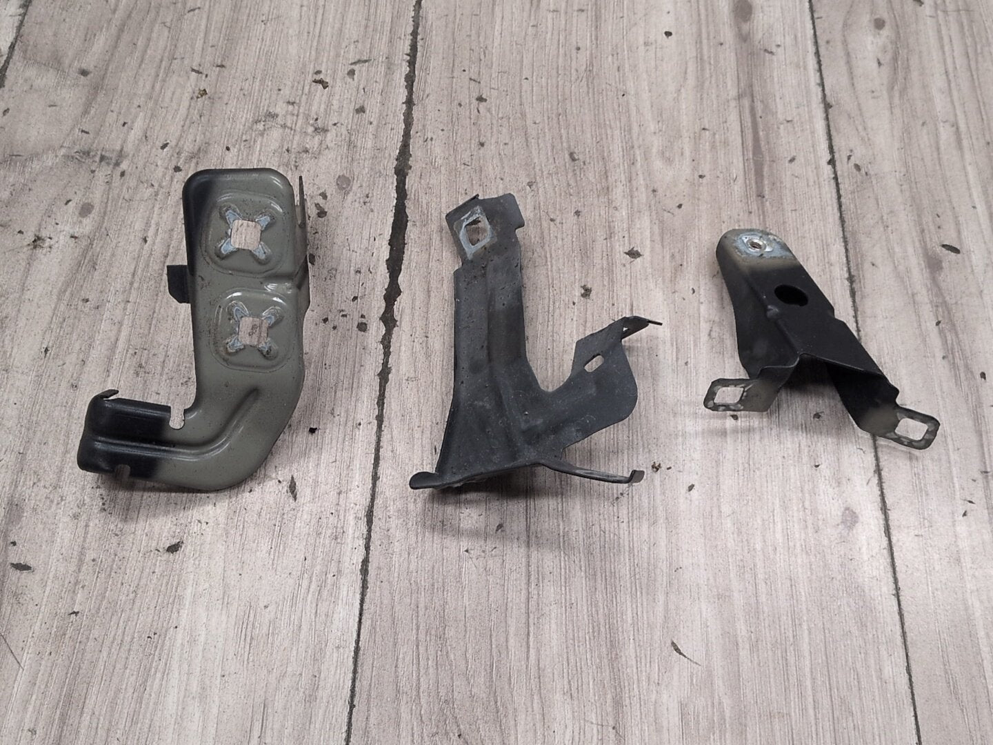 12-20 OEM BMW F30 F32 F33 F36 Front Left Driver Fender Wing Holder Bracket SET