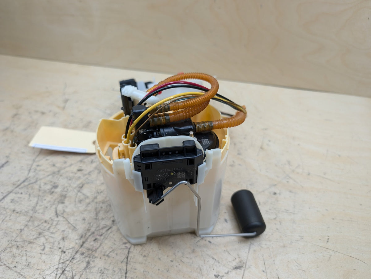OEM BMW G20 G22 G23 G26 G42 330 M340 430 M440 Gas Tank Mounted Sending Fuel Pump