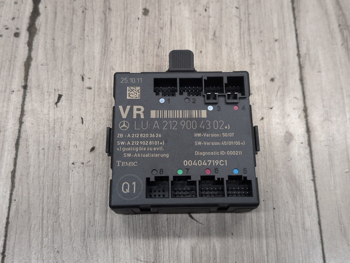 09-12 OEM Mercedes-Benz E550 W212 Front Right Passenger Door Control Module