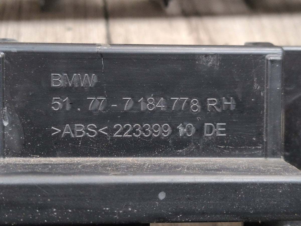2011-2016 BMW M5 F10 Right Passenger Side Rocker Panel Brackets SET 7184778 OEM