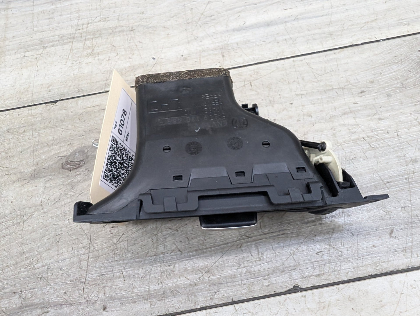 06-13 OEM BMW E90 E92 E93 335 328 M3 Left Driver Side Dashboard Air Vent