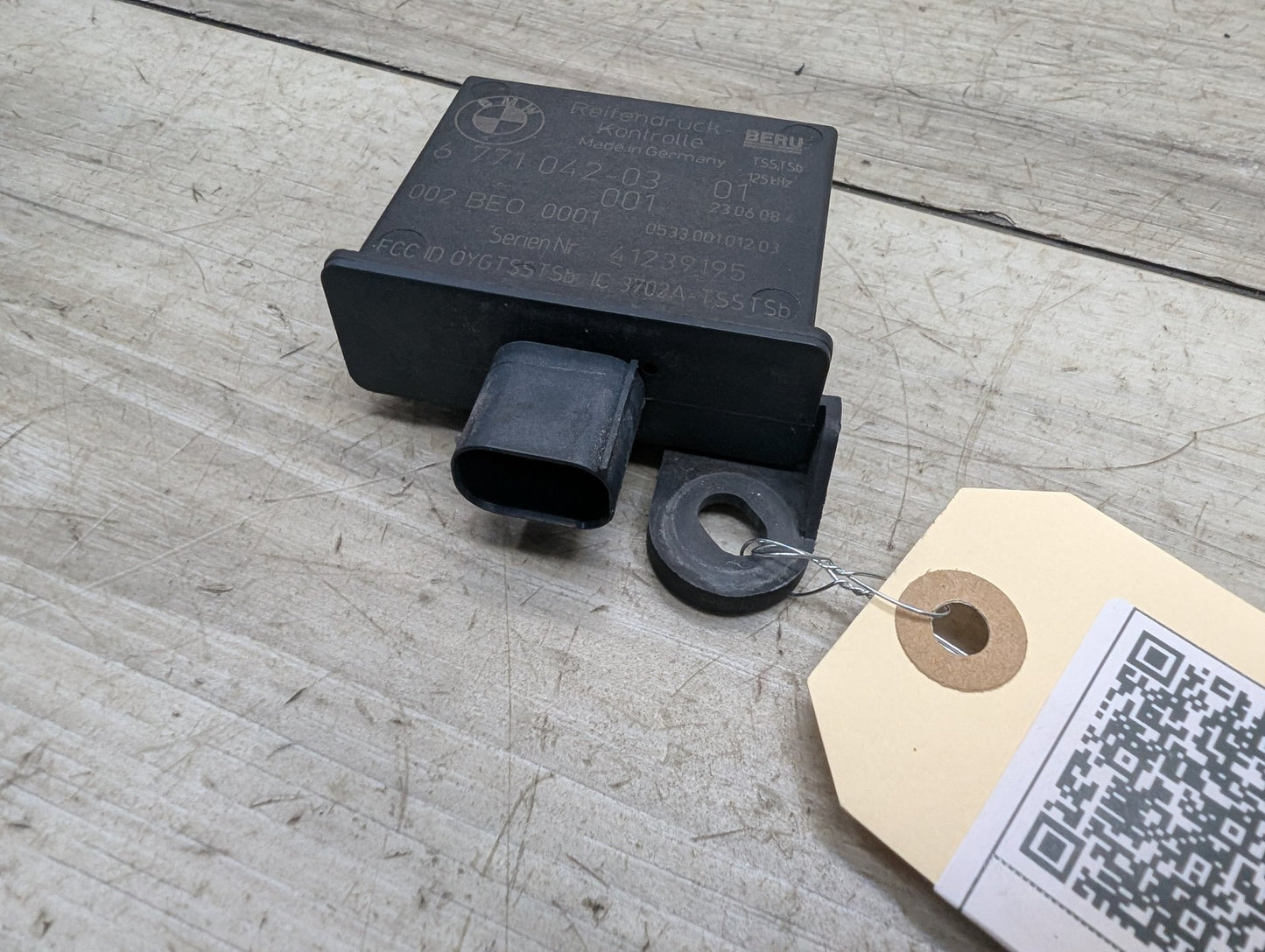 2007-2013 BMW 328i E93 RDC TPMS Tire Pressure Monitoring System Module 6771042
