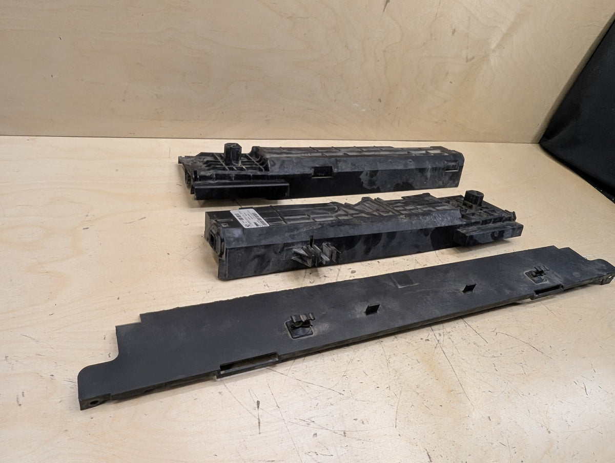 2012-2018 BMW 320i F30 Cooling Radiator Brackets SET 7600904 OEM