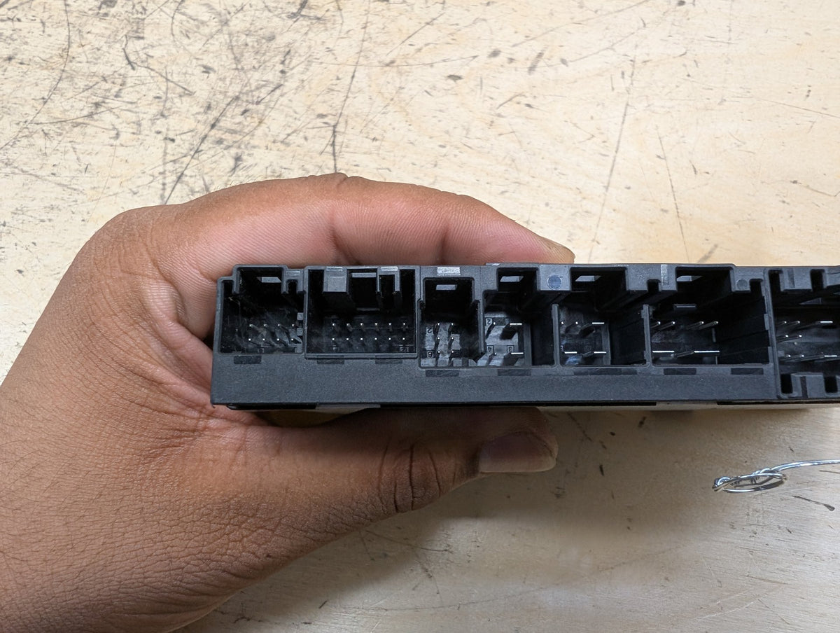 2010-2017 BMW 535i GT xDrive F07 Front Left or Right Seat Control Module 9354277 OEM