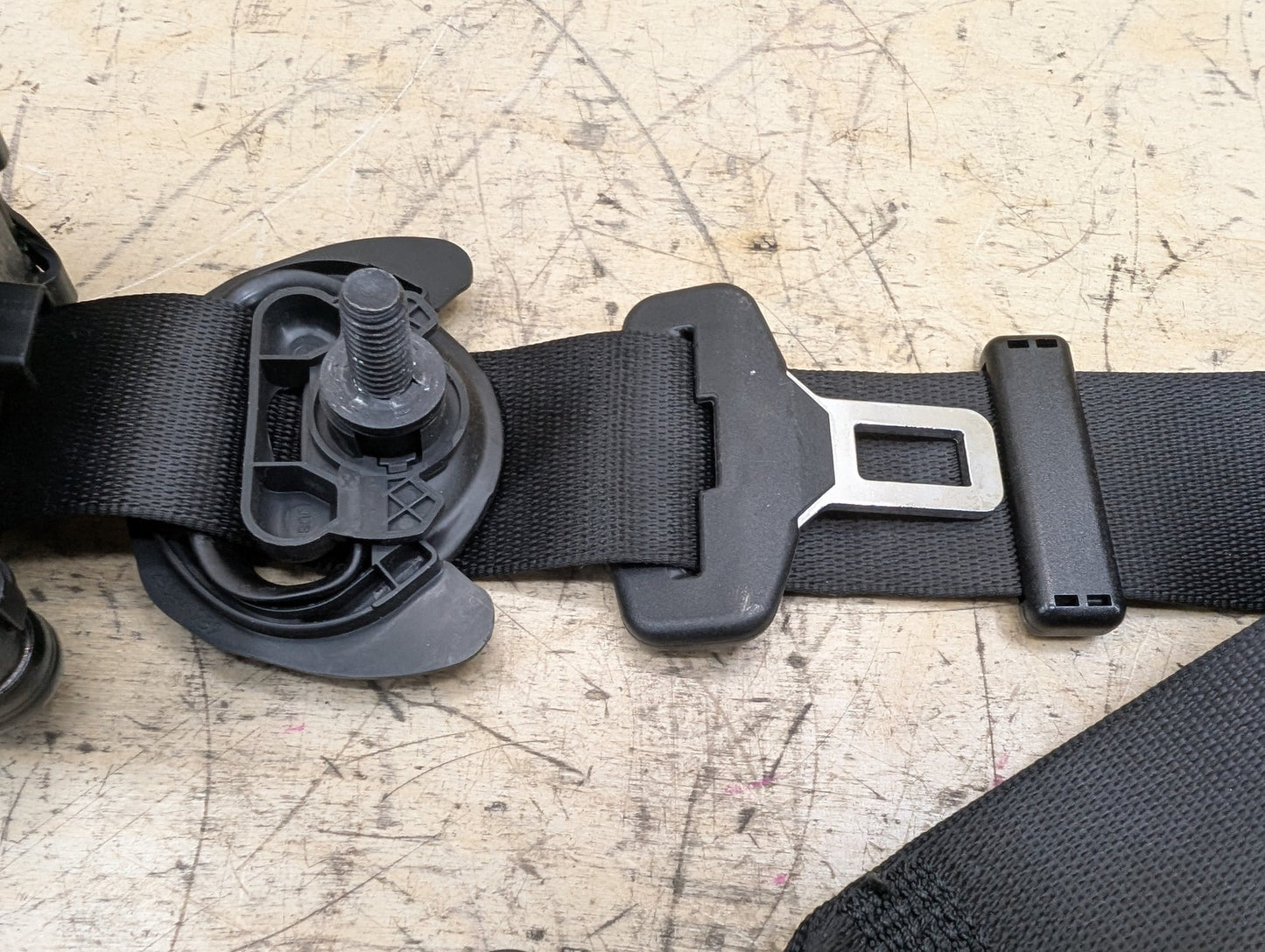 OEM BMW F25 X3 F26 X4 Front Right Passenger Seat Belt Seatbelt Retractor Black