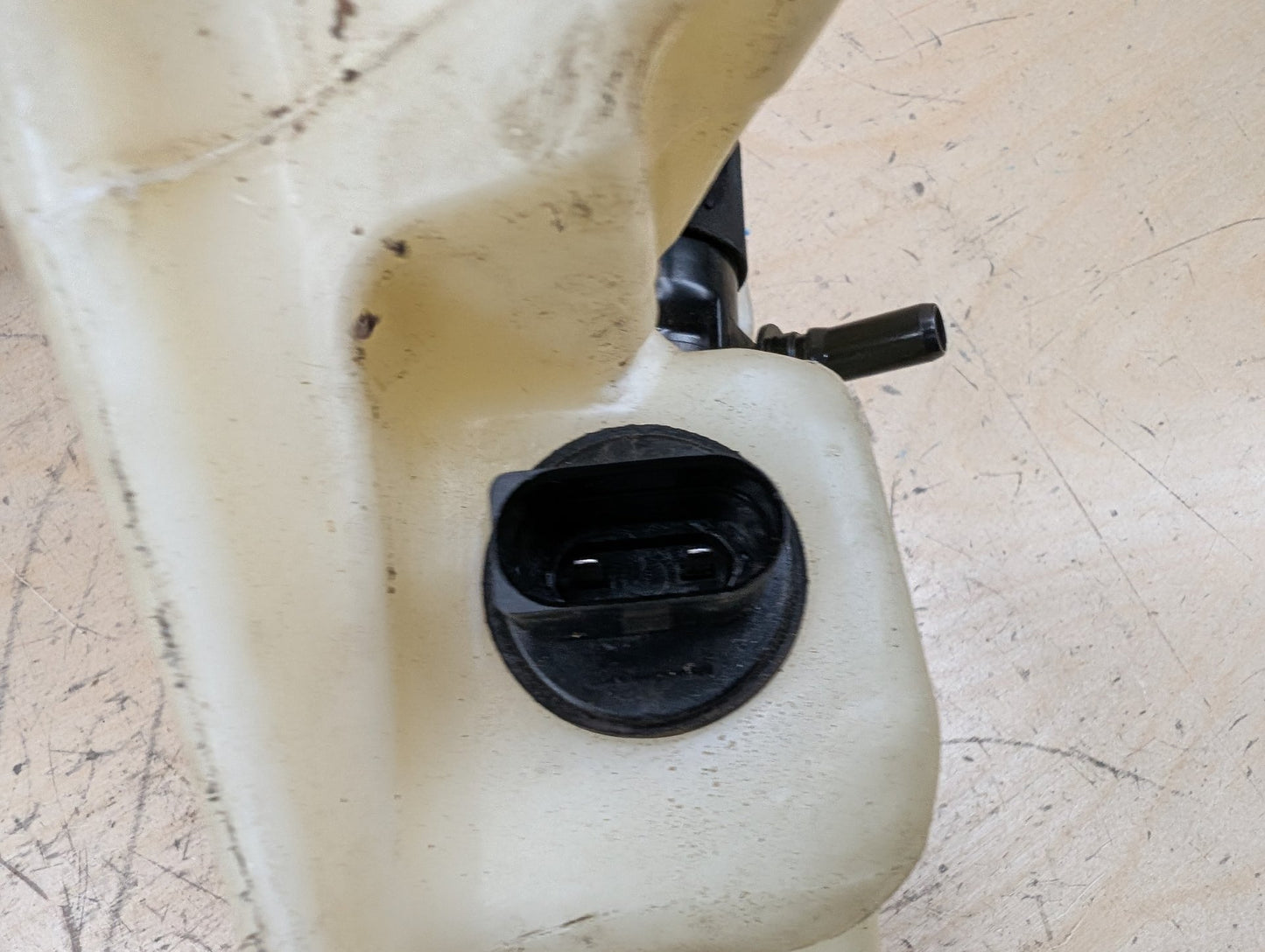 2011-2017 Audi RS5 8T Windshield Reservoir Tank Assembly 8T0955453C