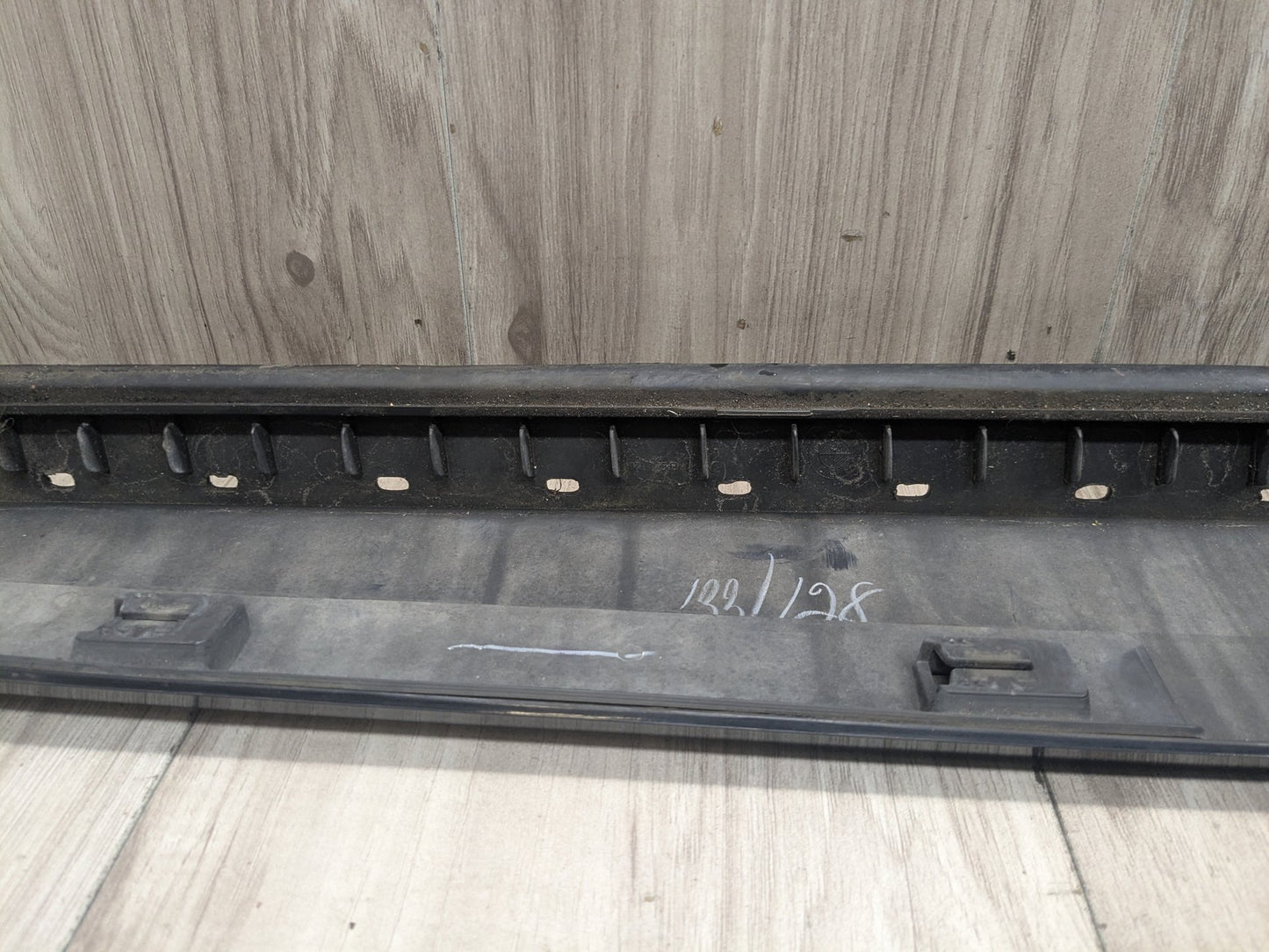 2011 - 2017 BMW X3 F25 Front Left Driver Exterior Door Trim Molding 8050441 N20B20O0