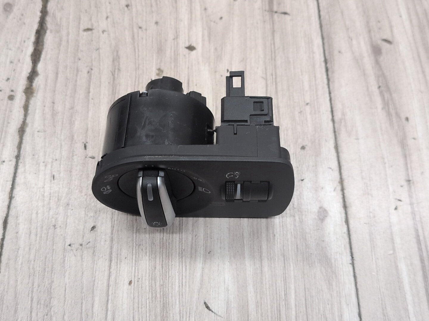 2015-2018 Audi Q3 8U Headlamp Switch 8P0919093