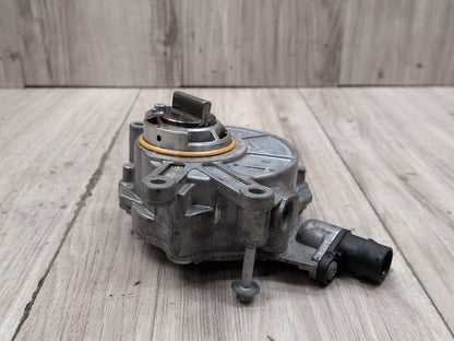 2017-2023 BMW G30 M550i N63B44O2 Engine Motor Vacuum Pump 8634120