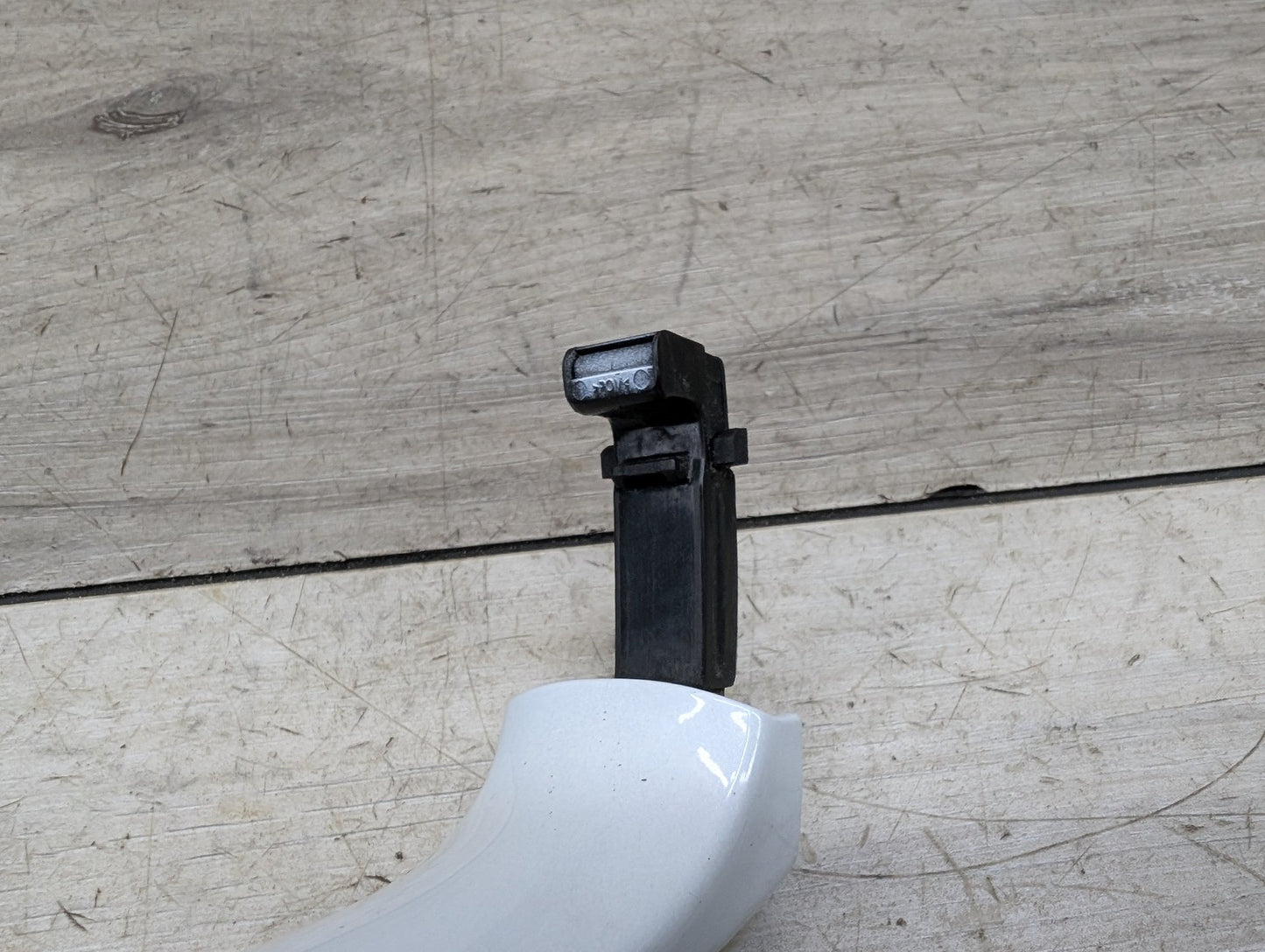 2008 - 2017 Audi S5 8T Front Left Driver Exterior Door Handle 8T0837205A