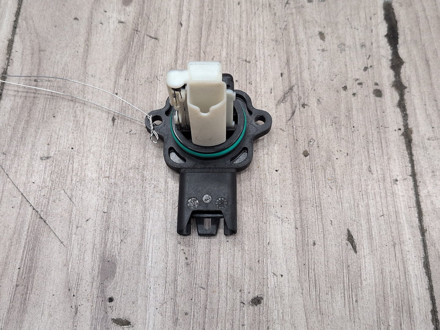 OEM BMW E82 E88 E90 E92 E93 328 Engine N51 N52 Air Flow Mass MAF Sensor Meter