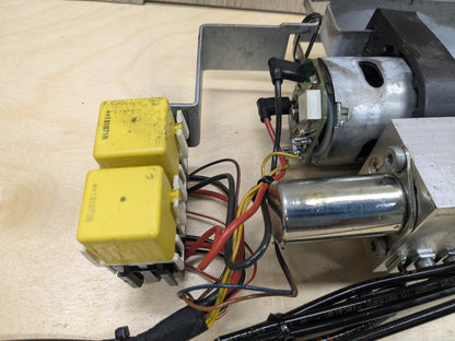 2009-2011 Mercedes-Benz SLK-Class R171 Convertible Pump Motor A1718000030 OEM