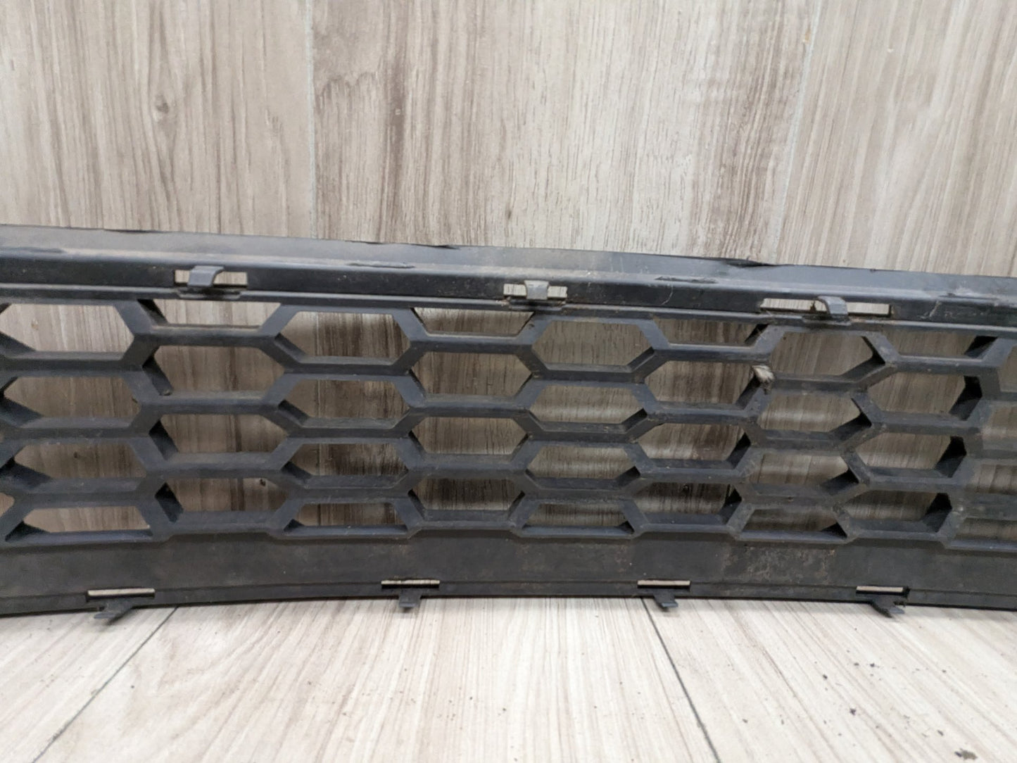 2011 - 2017 BMW X3 F25 Front Middle Center Bumper Cover Grille 8048097 N20B20O0