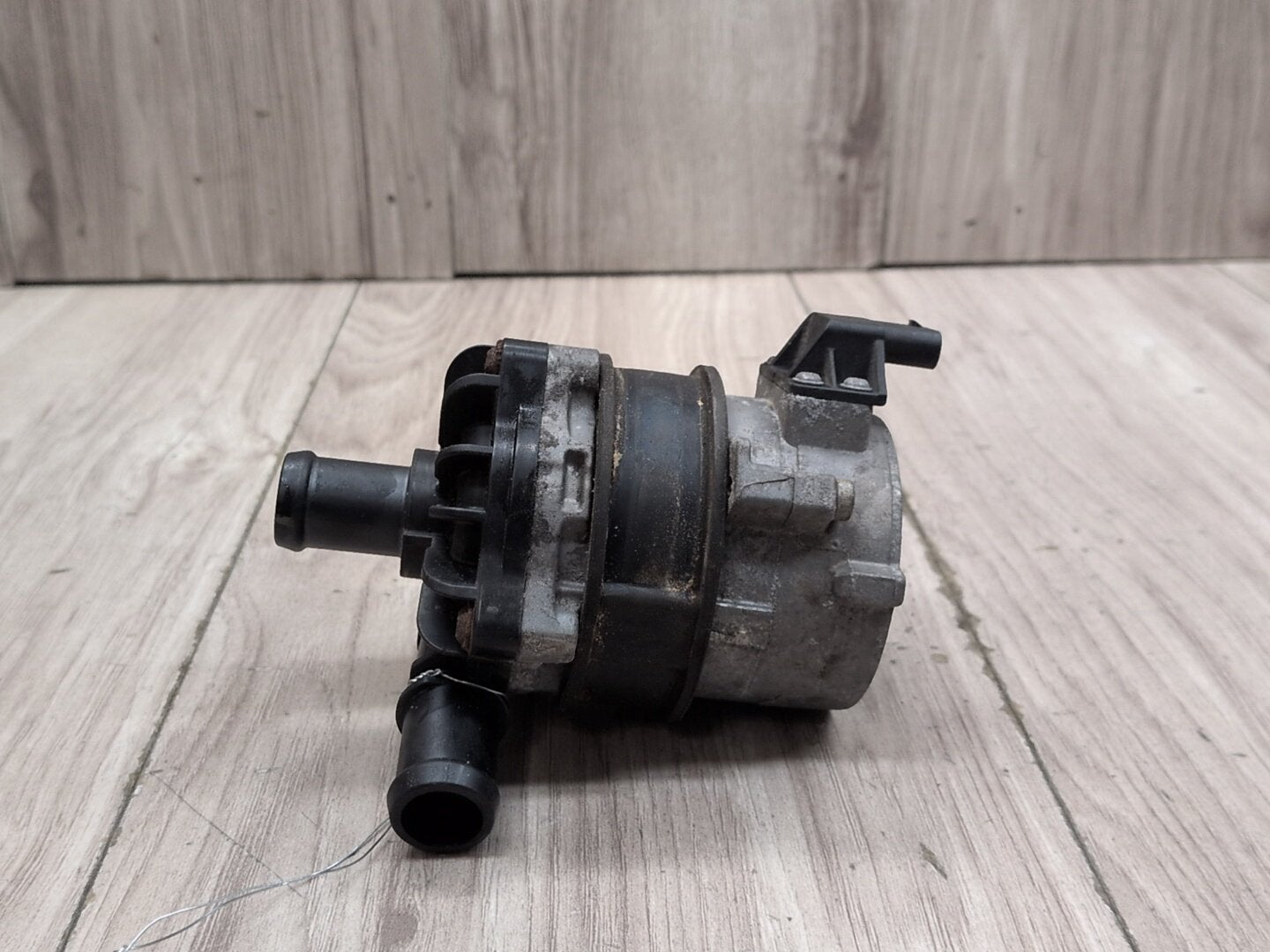 2008 - 2017 Audi S5 8T Engine Motor Cooling Auxiliary Water Pump 8K0965567