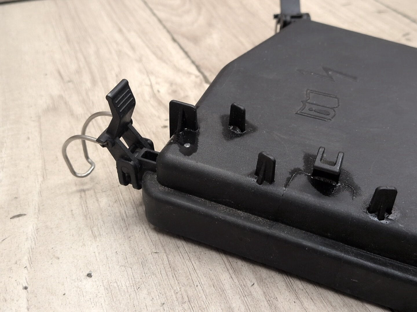 09-12 OEM Mercedes-Benz E550 W212 Front Power Distribution Fuse Box Cover Lid