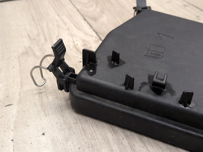 09-12 OEM Mercedes-Benz E550 W212 Front Power Distribution Fuse Box Cover Lid