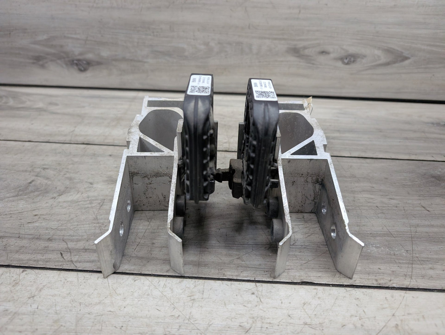2021-2026 BMW 430i G22 Radiator Lower Mounting Brackets SET 7422234