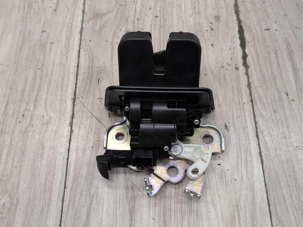 2015-2018 Audi Q3 8U Lower Liftgate Tailgate Lock Latch Actuator 8R0827505 OEM