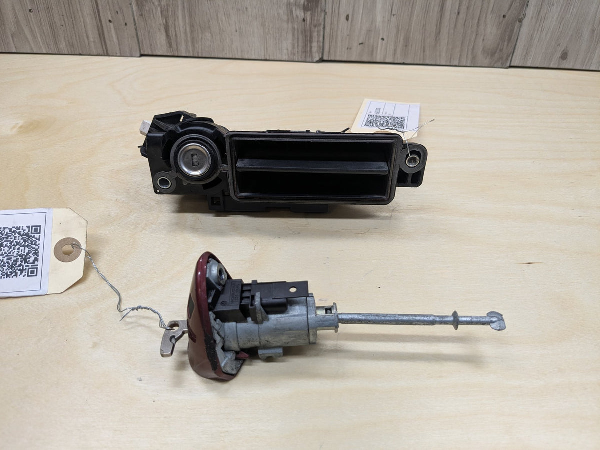 2009-2011 Mercedes-Benz SLK-Class R171 Front Left Driver Trunk Lid Lock w/ Key