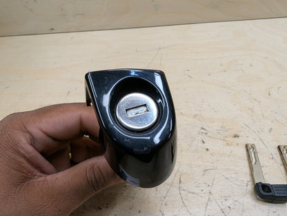 2006-2011 BMW 328i E90 Front Left Driver Key Lock Mechanism w/ Key 7162427