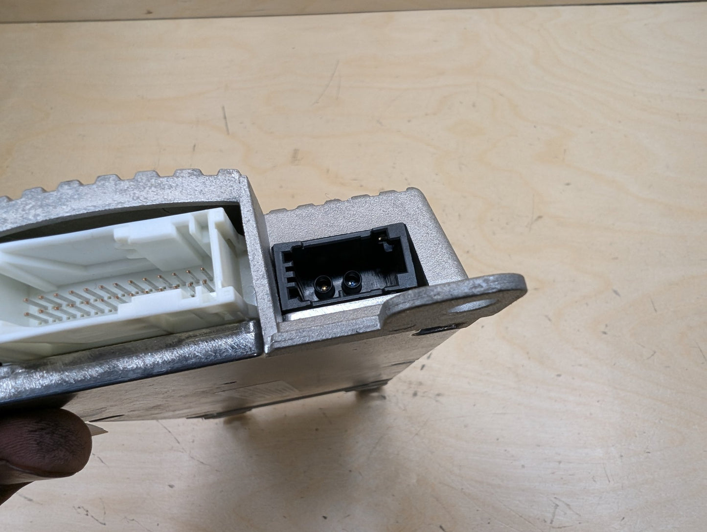 2011-2016 BMW X3 F25 Antenna Telematics Control Module 2447927