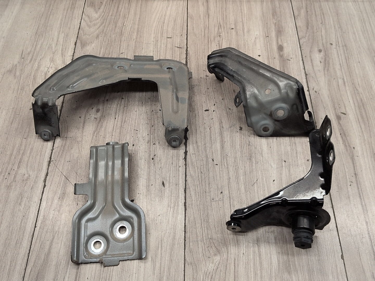 18-24 OEM BMW G01 G02 F97 F98 X3 X4 Left Driver Fender Wing Holder Bracket SET