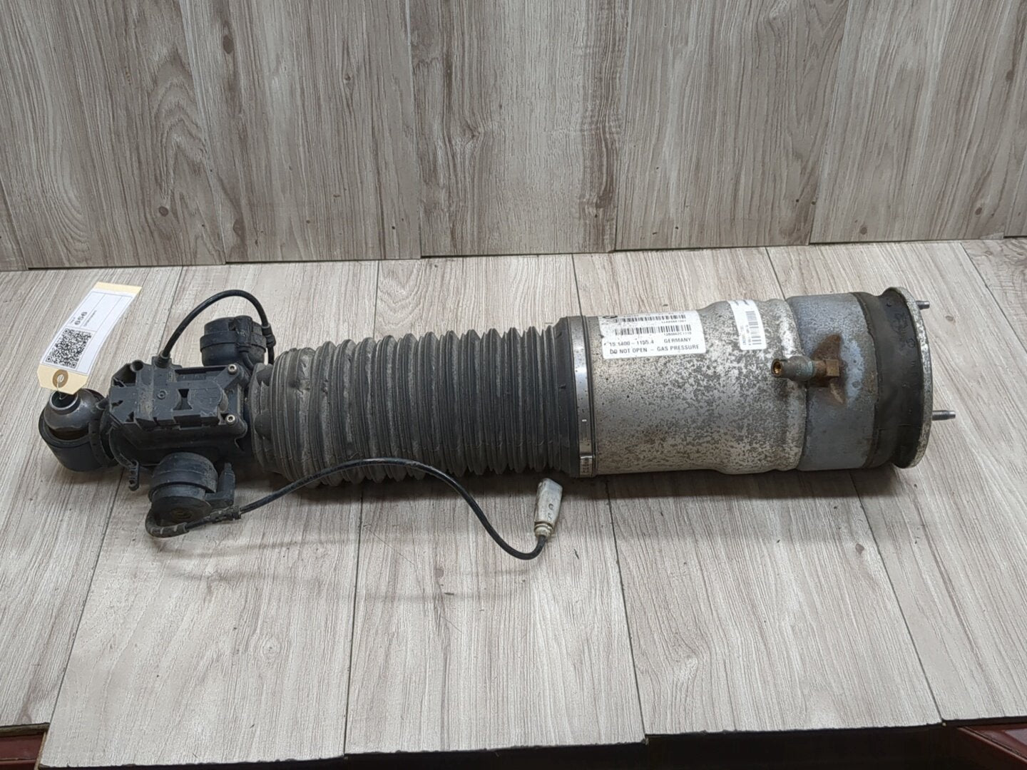 2013 BMW 750i F01 Rear Left Driver Spring Strut Shock Absorber 6858813 13-15 LCI OEM BMW F01 F02 750 760 B7 REAR Left Driver Air Strut Shock Absorber