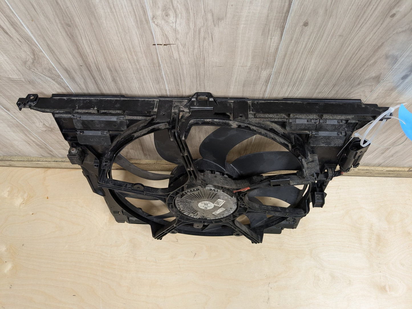 2011 - 2016 BMW 535i F10 Radiator Fan Shroud Housing w/ Motor 7647652 N55B30A