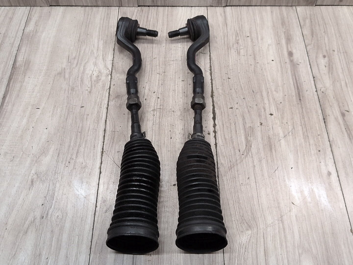 2004-2010 BMW X3 E83 Left Right Tie Rod W/ Boot SET 3444999