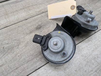 2008-2013 BMW 128i E82 Alarm Horns SET 7195540