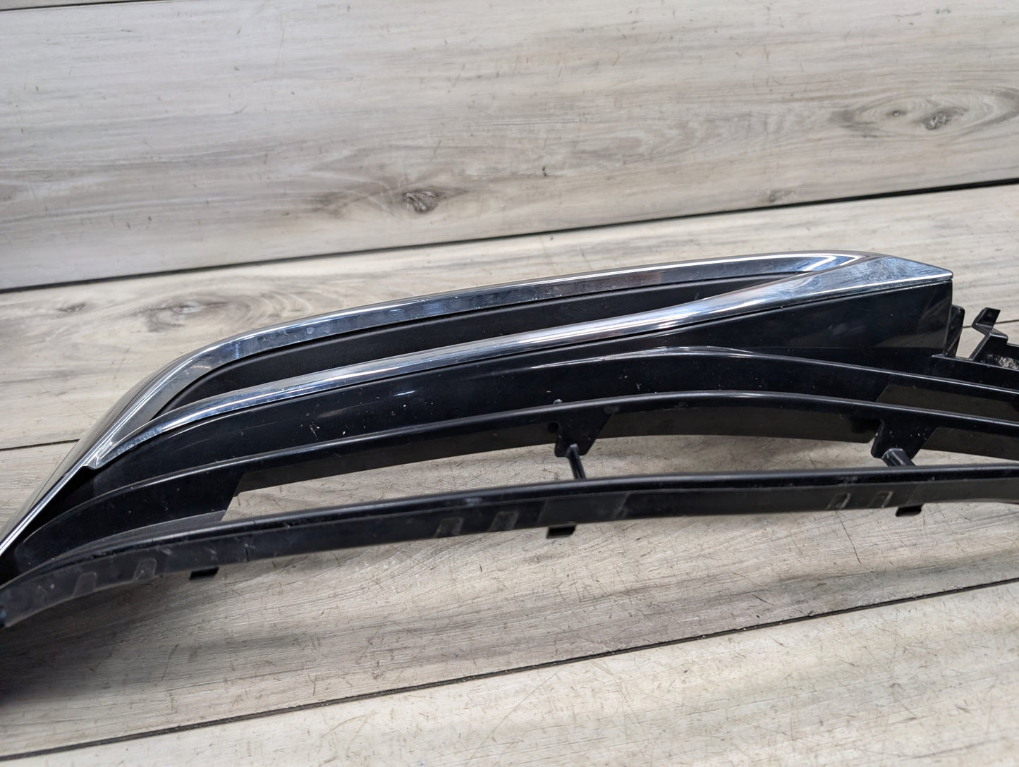 2017-2023 BMW 530i G30 Front Right Passenger Bumper Cover Grille 7385278