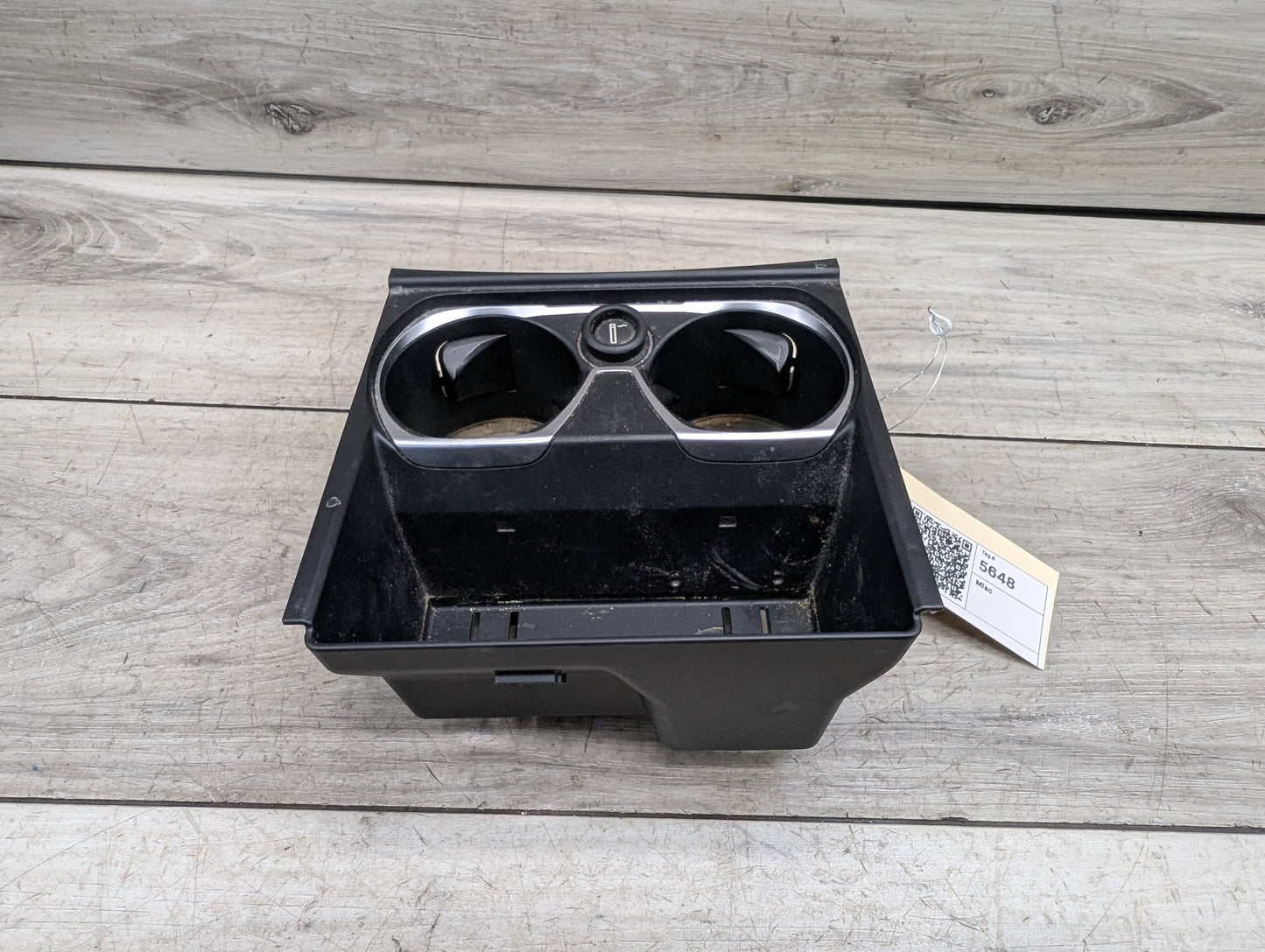 16-19 OEM BMW G11 G12 740 750 M760 Center Console Cup Holder USB Charging Port