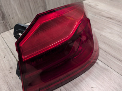 17-20 OEM BMW F90 G30 530 540 M550 M5 Rear Passenger Side Outer Tail Light